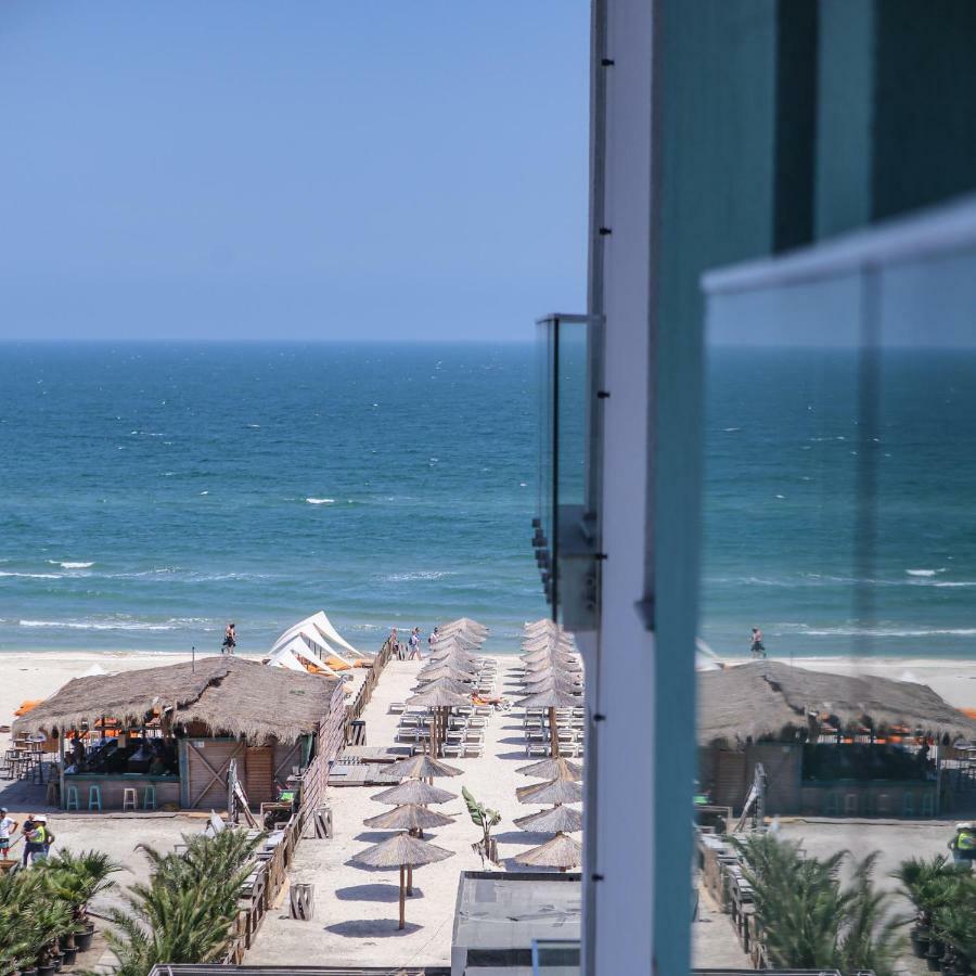 Marina 13 Summerland * Mamaia