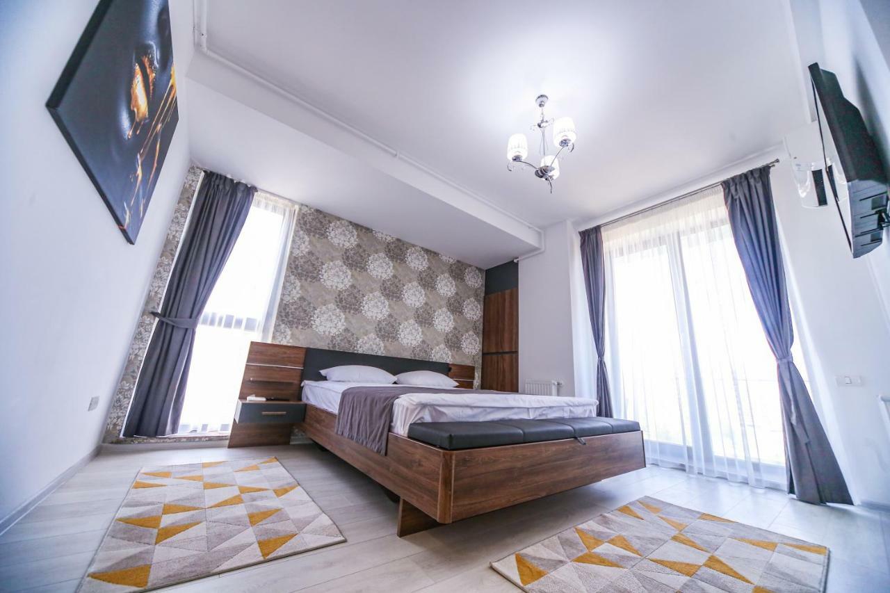 Marina 13 Summerland Mamaia